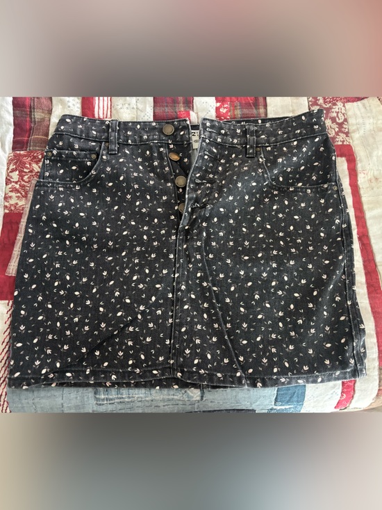 Billabong Denim - Billabong High-Rise Black Denim Skirt with White Floral Print